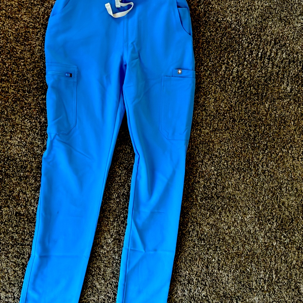 Figs skinny scrub pants. Never worn